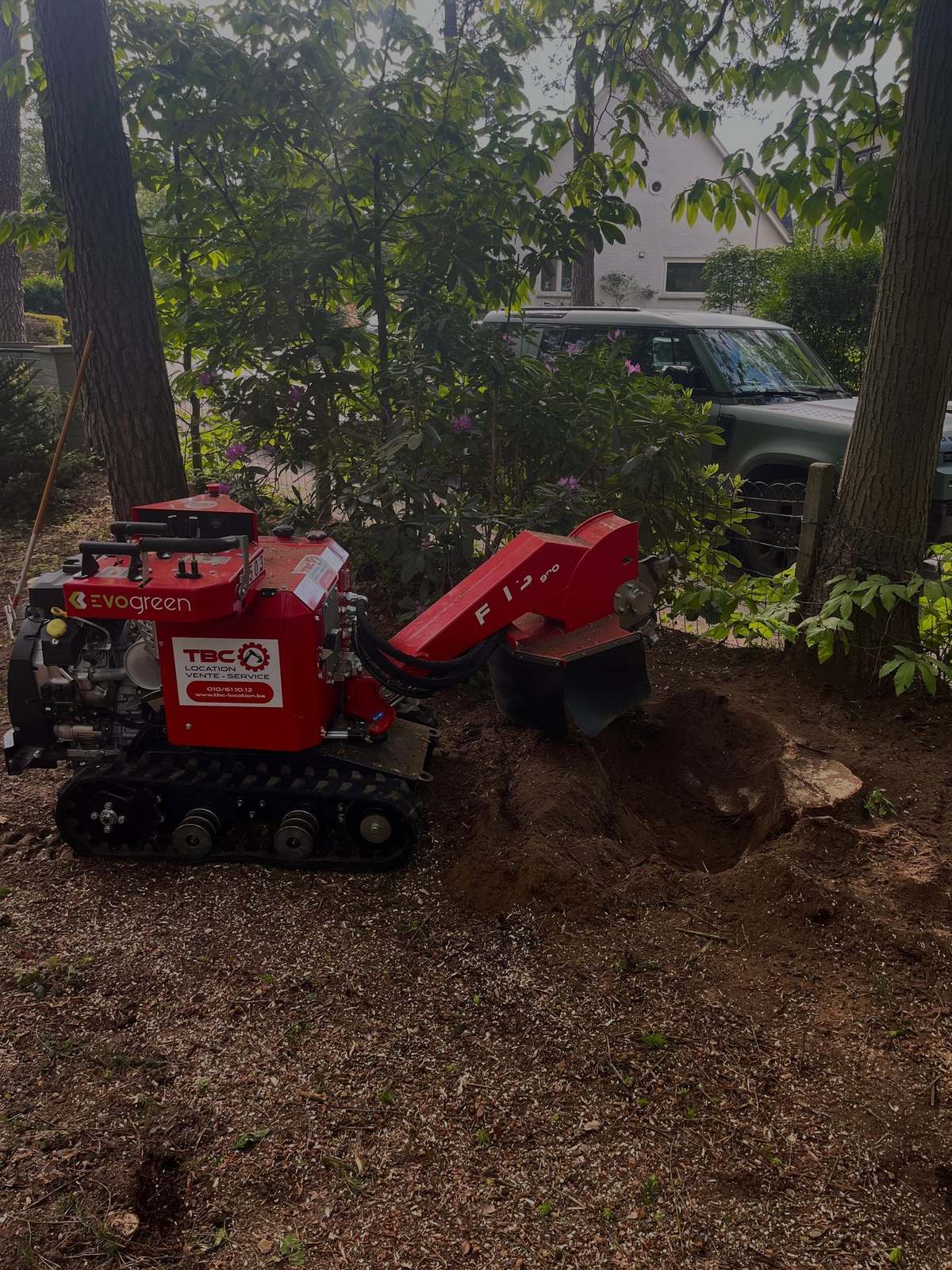 Mini-pelle sur un chantier de terrassement